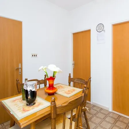 Apartments Anka *
