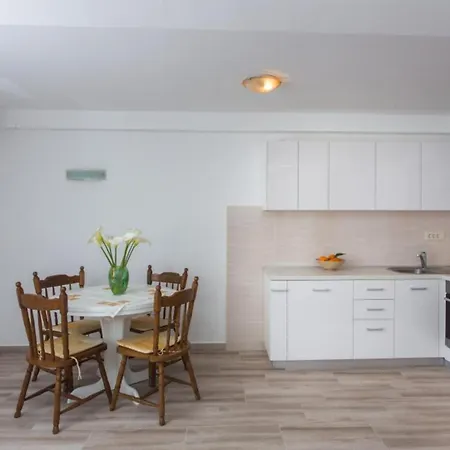 Apartments Anka Trsteno