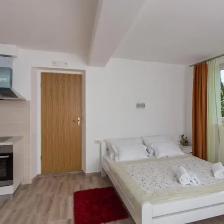 Apartments Anka * Trsteno