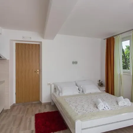 Apartments Anka Apartment Trsteno