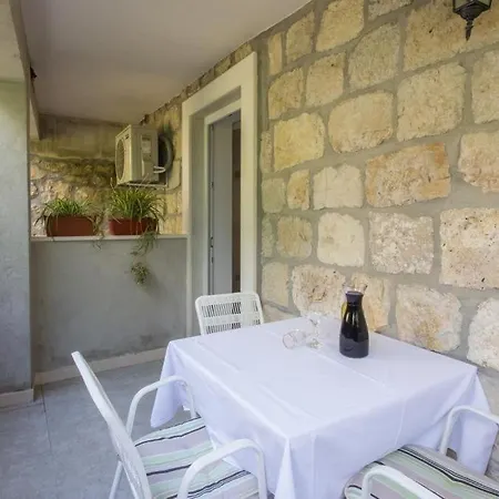 Apartments Anka Trsteno